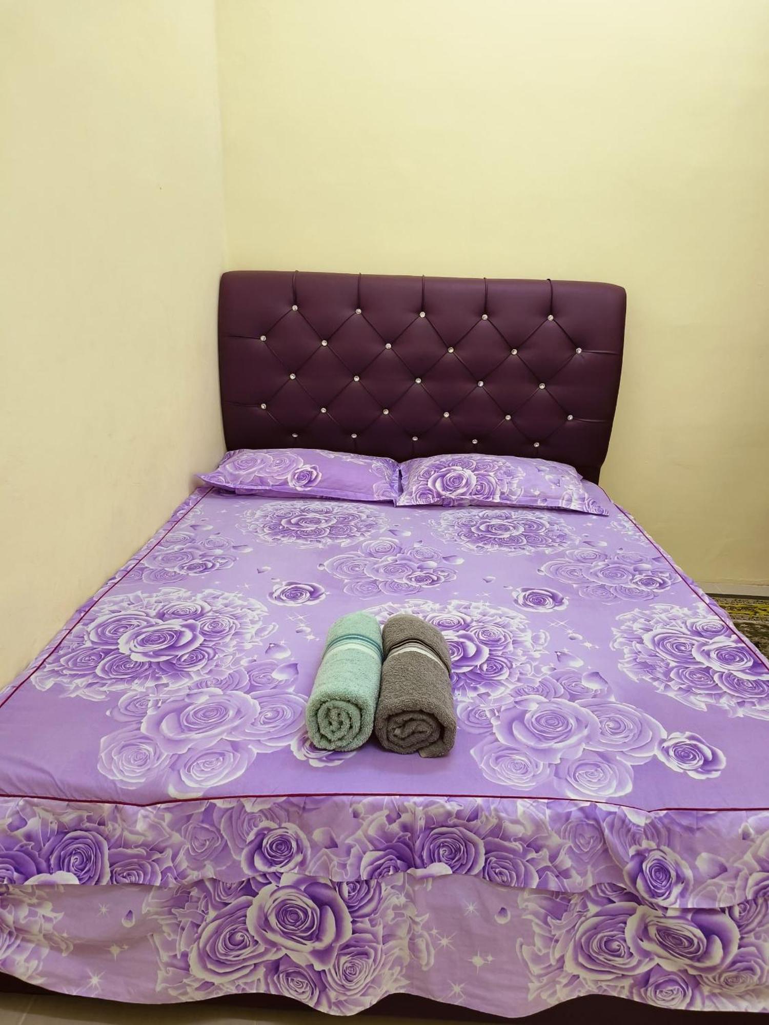 Wafiy Homestay Macang Екстериор снимка